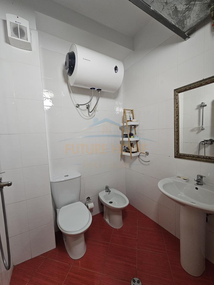 Qira, Appartamento 1+1+2 Balconi, Shkembi Kavajes, Durazzo