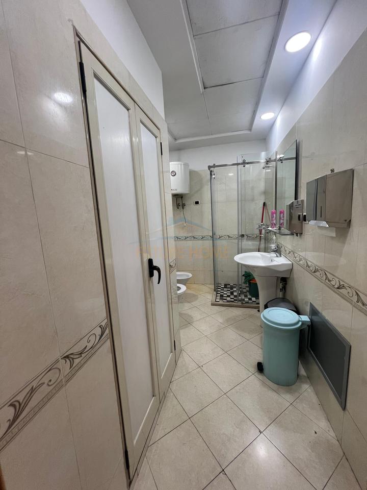 For rent, Business Space, Deshmoret e Kombit Boulevard.
