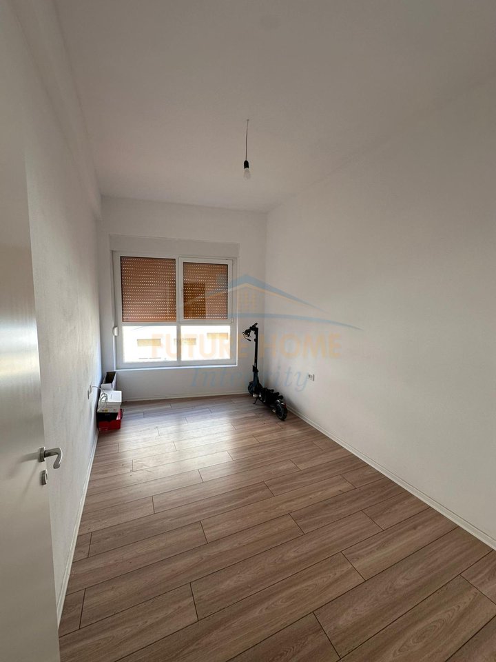 In vendita, appartamento 2+1, Complesso Mangalem, Tirana.