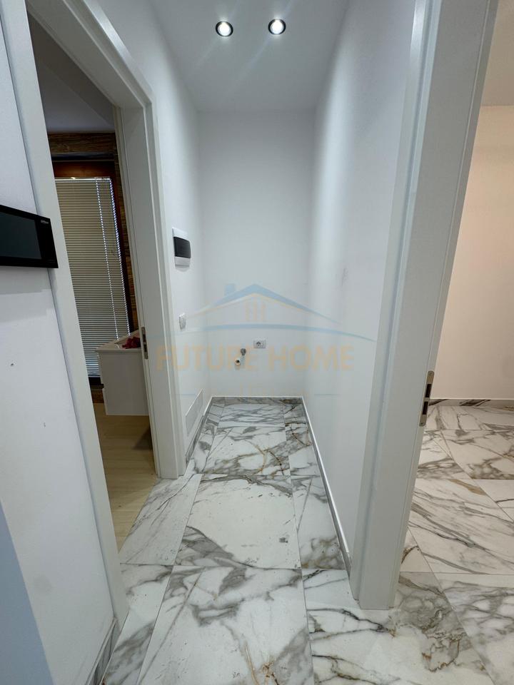 Affitto, Appartamento 1+1+ Parcheggio, Centro, Tirana.