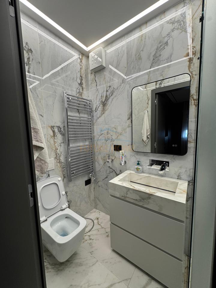 In vendita, Appartamento 2+1+2 + Posto Auto + Ripostiglio, Kodra e Diellit, Tirana