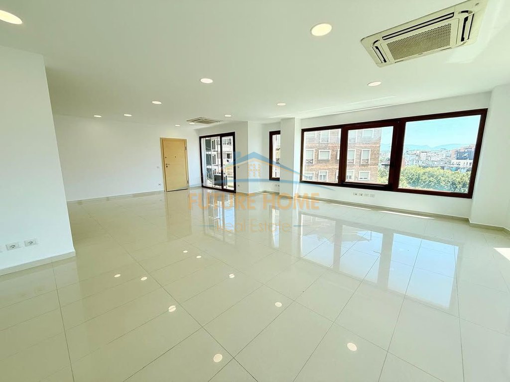 Rent, Office, near the Delijorgji Complex!