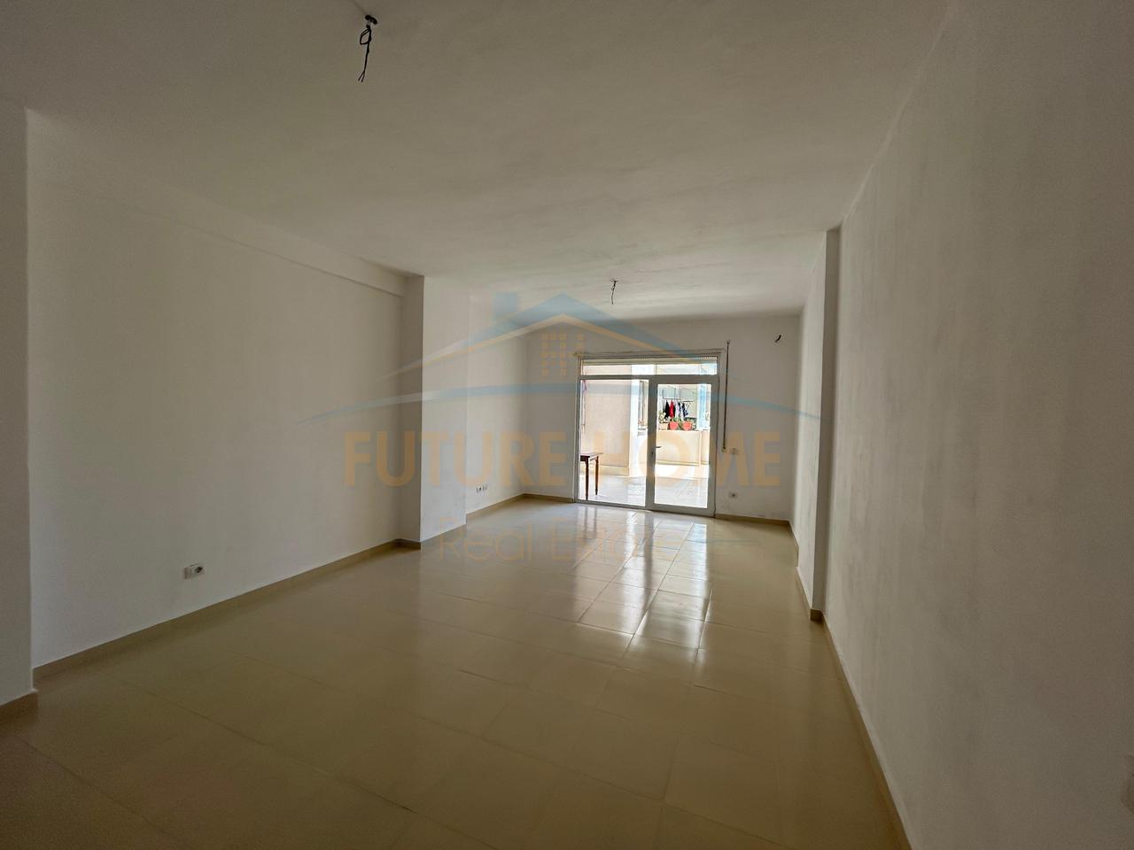 Shitet, Apartament 2+1+2, prane Ish URT, Durres