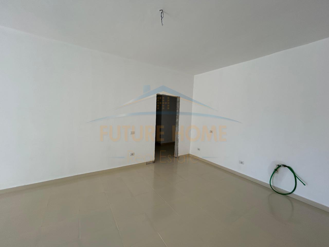 Shitet, Apartament 2+1+2, prane Ish URT, Durres
