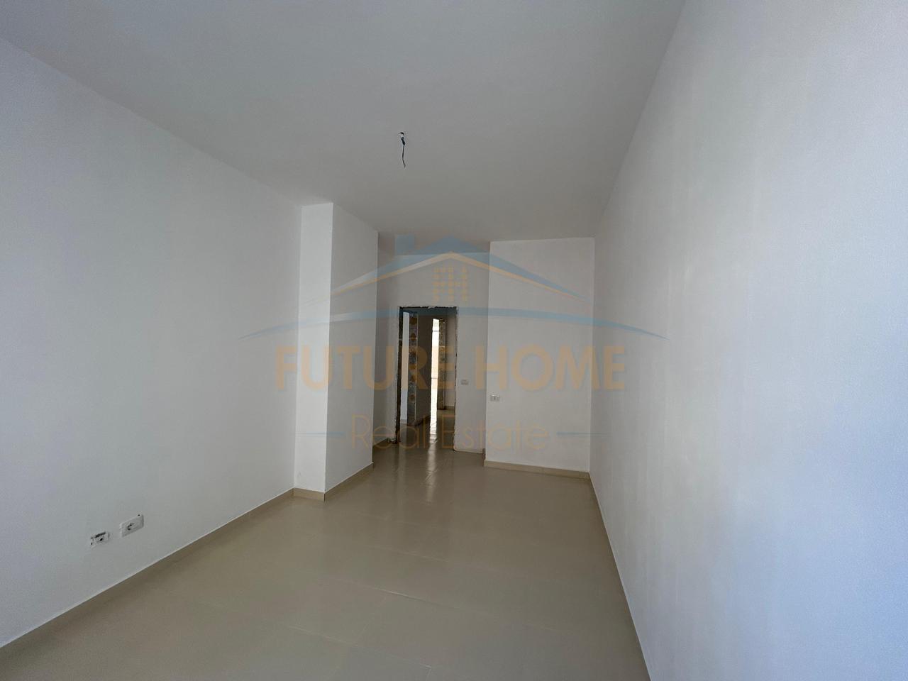 Shitet, Apartament 2+1+2, prane Ish URT, Durres