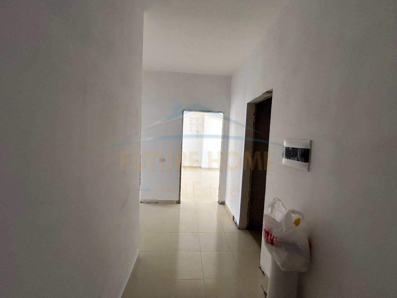 Shitet, Apartament 2+1+2, prane Ish URT, Durres