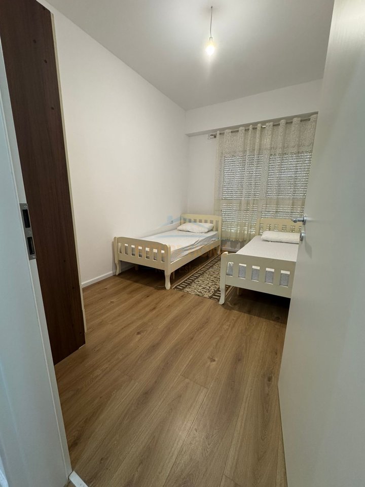 Affitto, Appartamento 2+1+2, Complesso Kaimi, Ali Demi, Tirana.