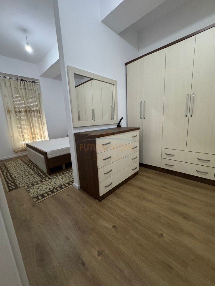 Affitto, Appartamento 2+1+2, Complesso Kaimi, Ali Demi, Tirana.