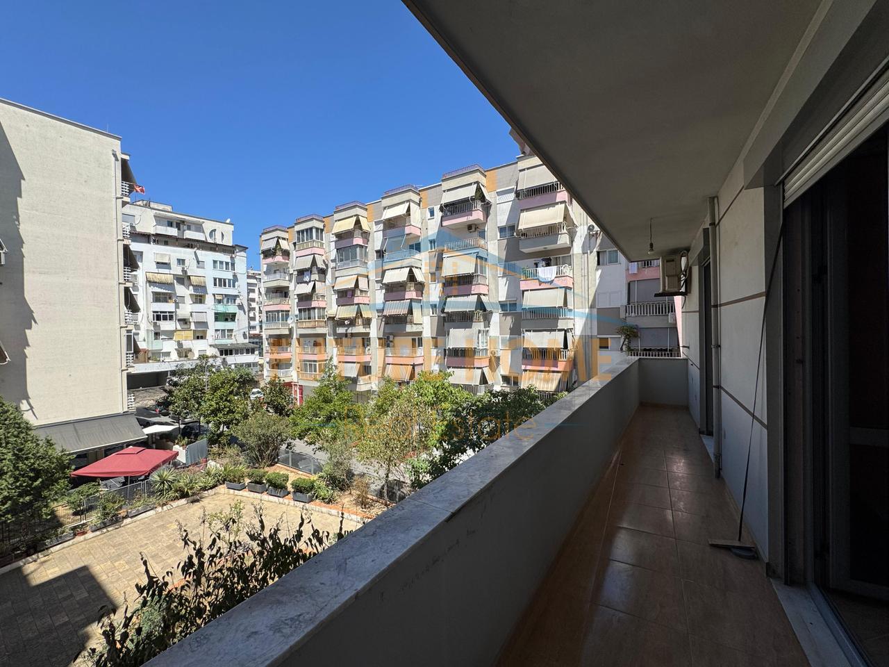 Affitto, Appartamento 2+1+2, Comune di Parigi, Tirana.