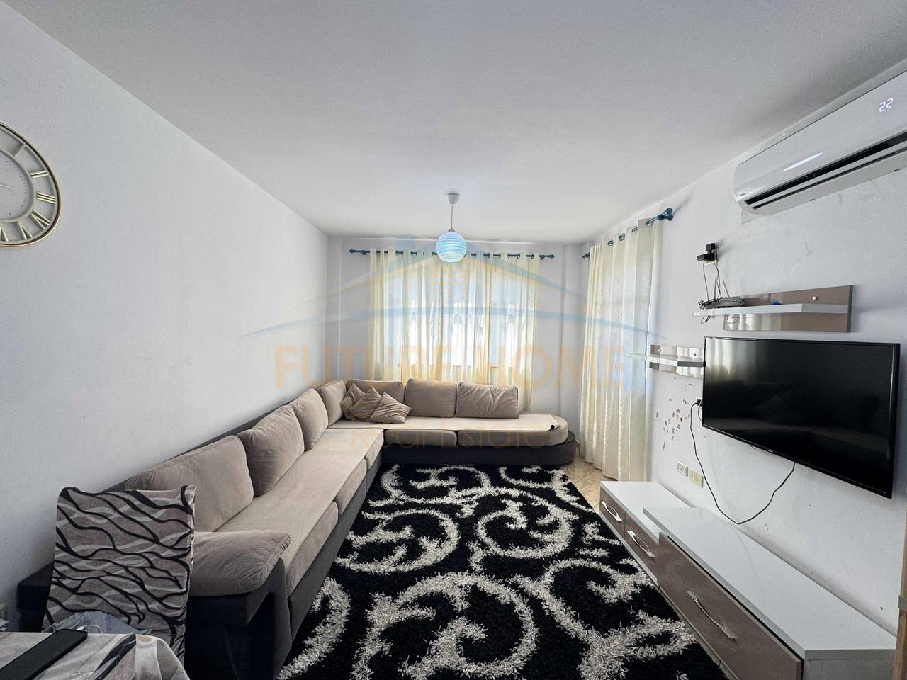 Shitje, Apartament 2+1, Kthesa Kamzes, Tiranë.