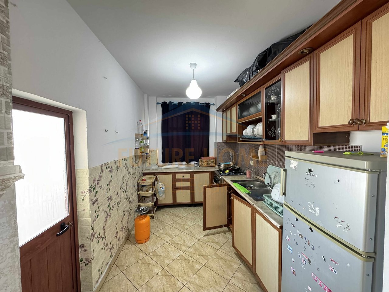 Shitje, Apartament 2+1, Kthesa Kamzes, Tiranë.