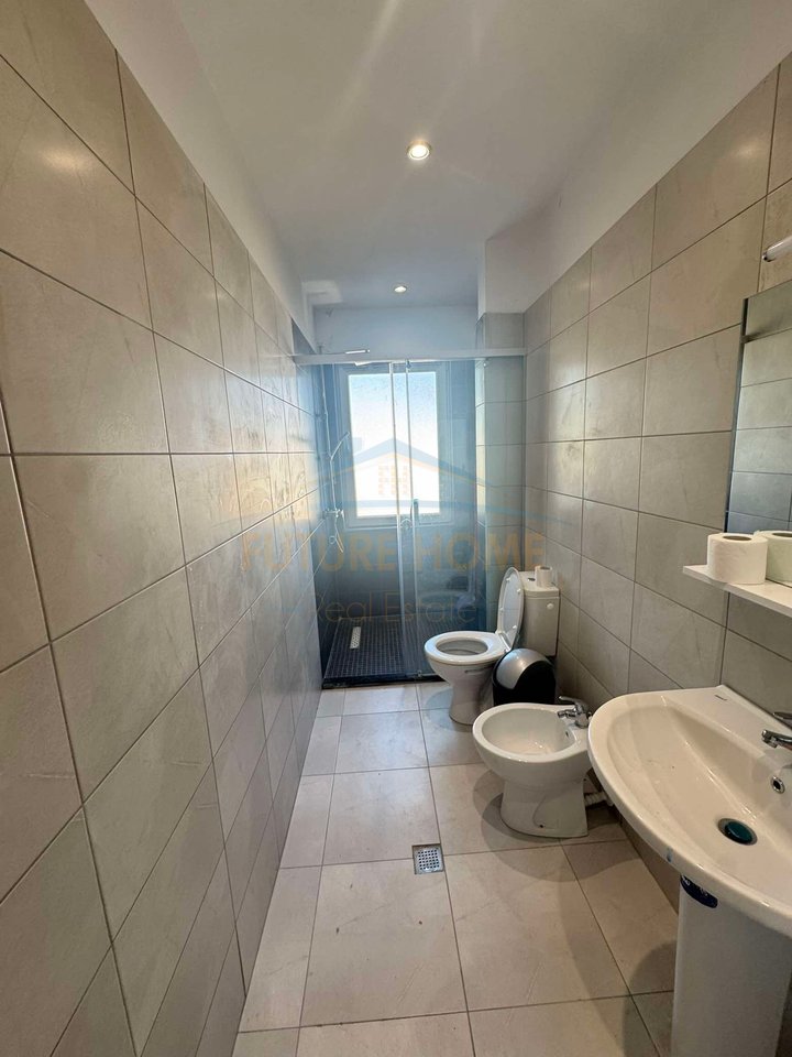 Shitet, Apartament 2+1,Fresku, Tiranë