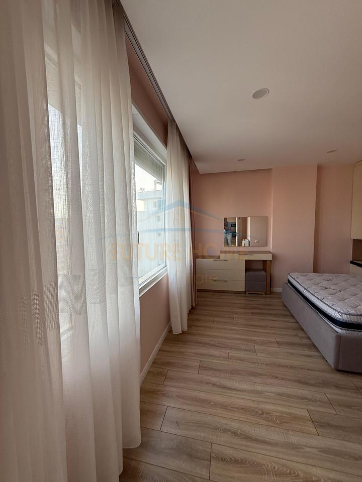 Shitet Apartament 3+1 , Vollga, Durres.
