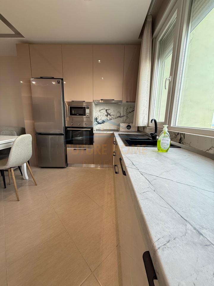 Shitet Apartament 3+1 , Vollga, Durres.