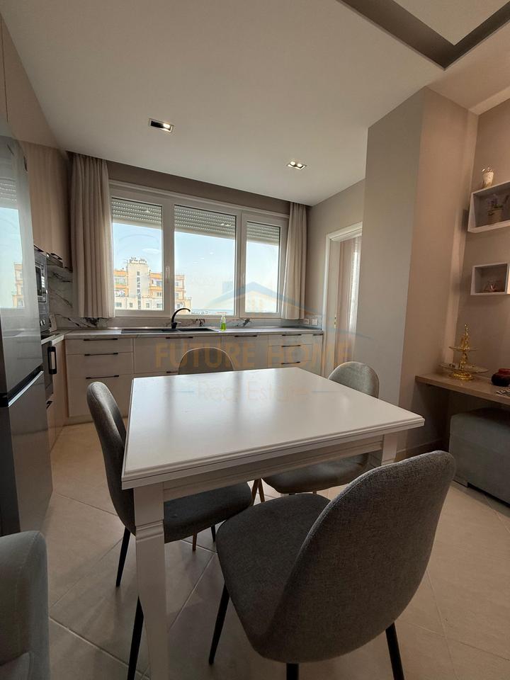 Shitet Apartament 3+1 , Vollga, Durres.