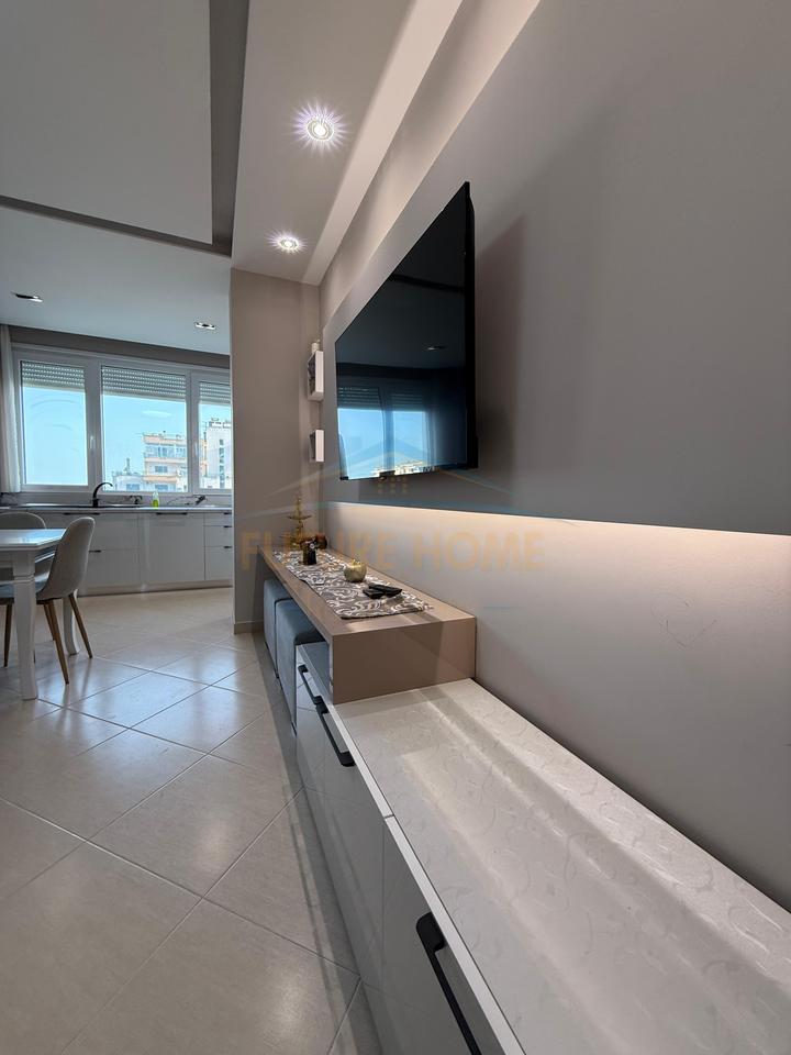 Shitet Apartament 3+1 , Vollga, Durres.