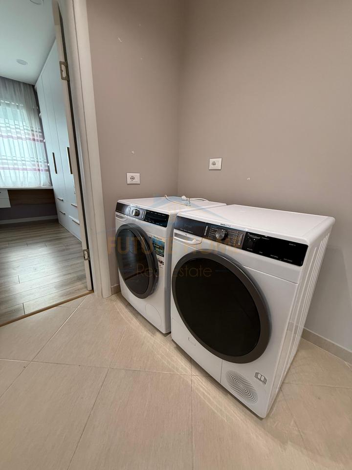 Shitet Apartament 3+1 , Vollga, Durres.