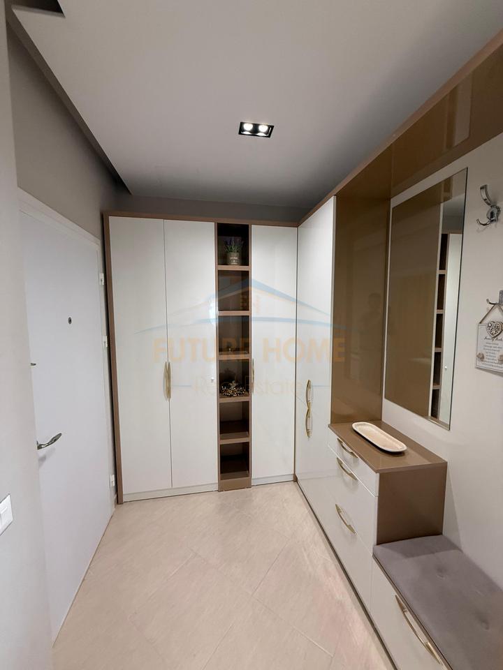 Shitet Apartament 3+1 , Vollga, Durres.
