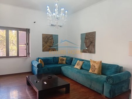 Affitto, Appartamento 2+1+2, Centro, Via Dibres, Tirana.