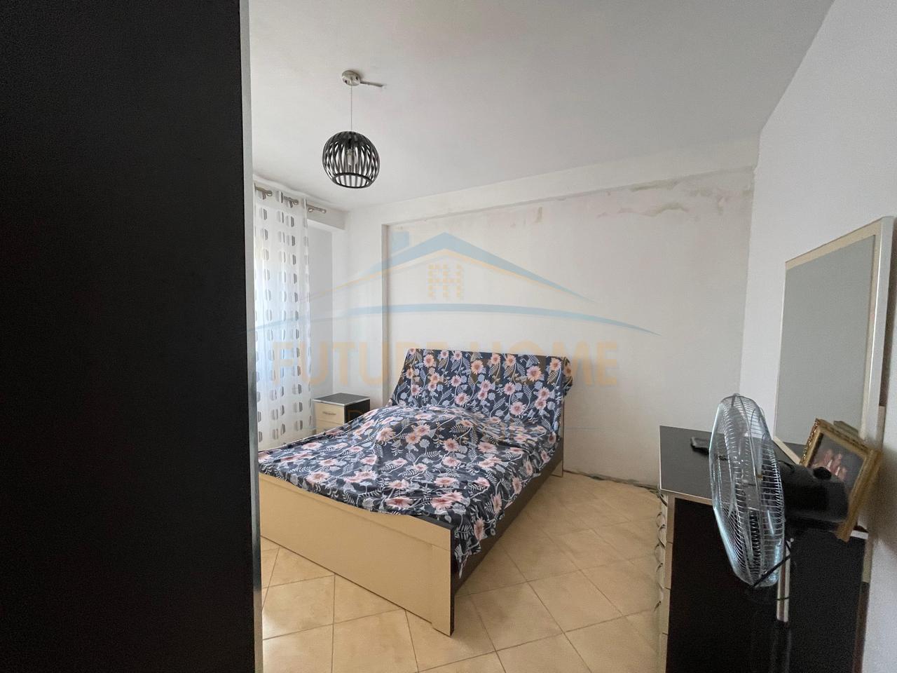 In vendita, Appartamento 2+1+2, vicino all'ex URT, Durazzo