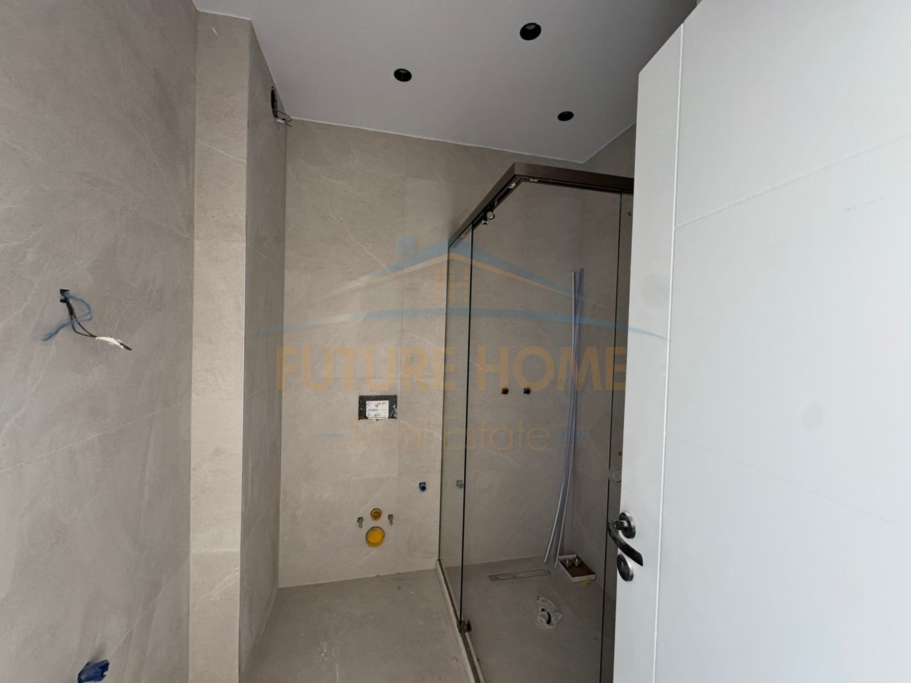 Shitet, Apartament 2+1, Qerret, Kavaje