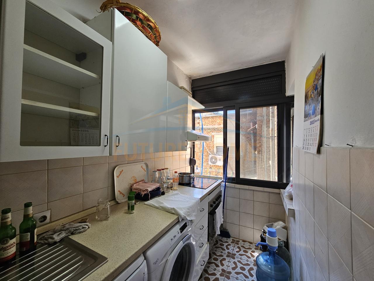 Rent, Apartment 4+1, Mine Peza Street, Tirana.