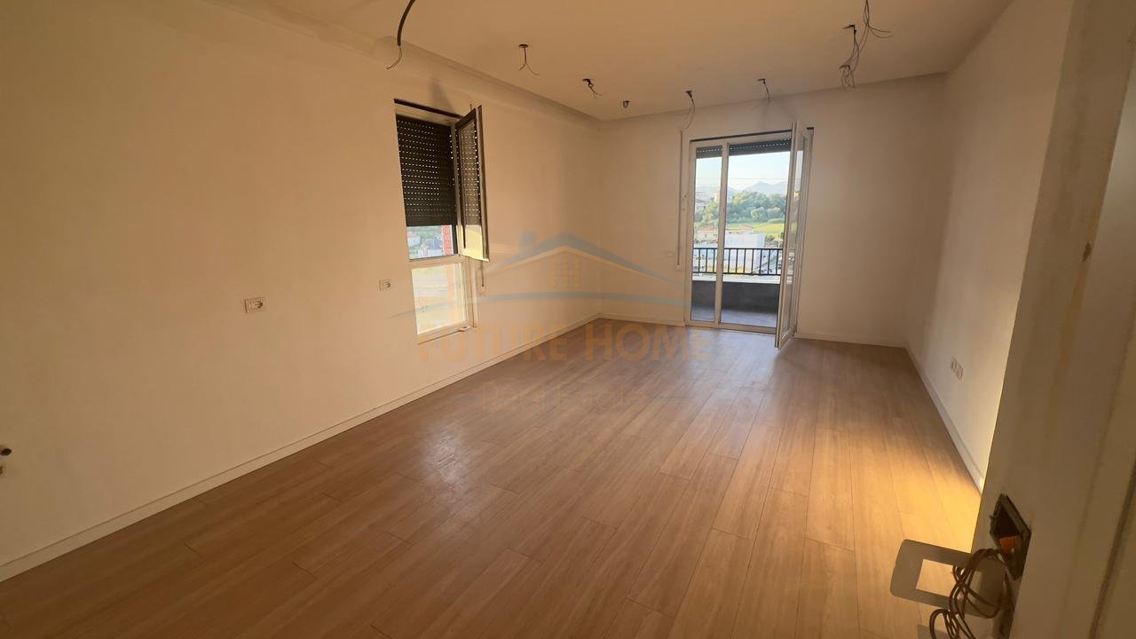 Shitet, Apartament 2+1,Paskuqan.