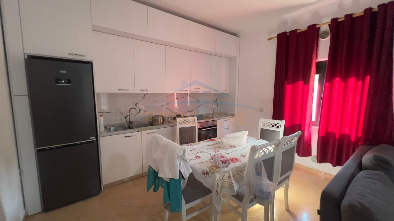 In vendita, villa su 4 piani, German Villas, Tirana.