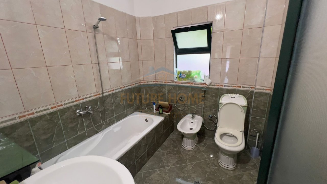 In vendita, villa su 4 piani, German Villas, Tirana.