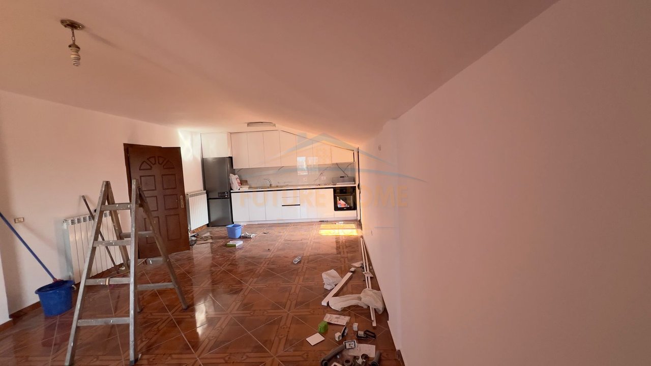 In vendita, villa su 4 piani, German Villas, Tirana.