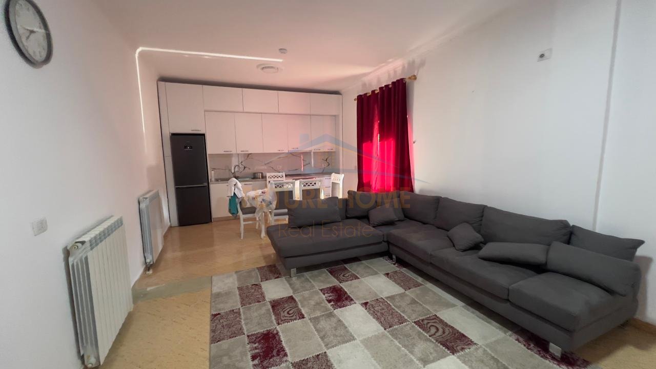 In vendita, villa su 4 piani, German Villas, Tirana.