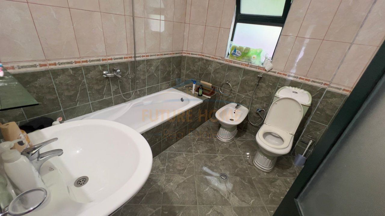 In vendita, villa su 4 piani, German Villas, Tirana.