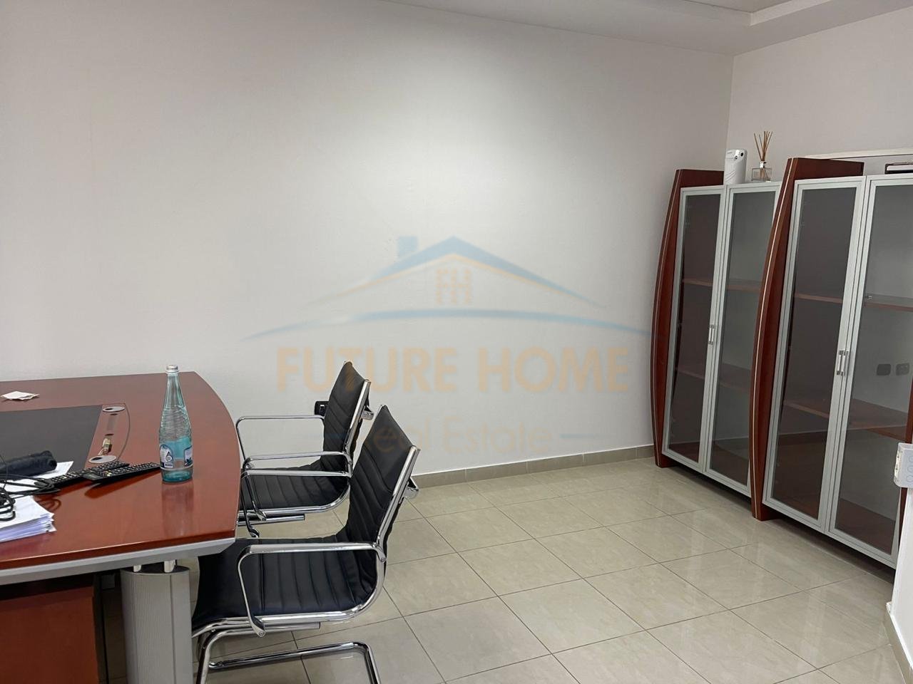 Rent, Business Space, Deshmoret e Kombit Boulevard.