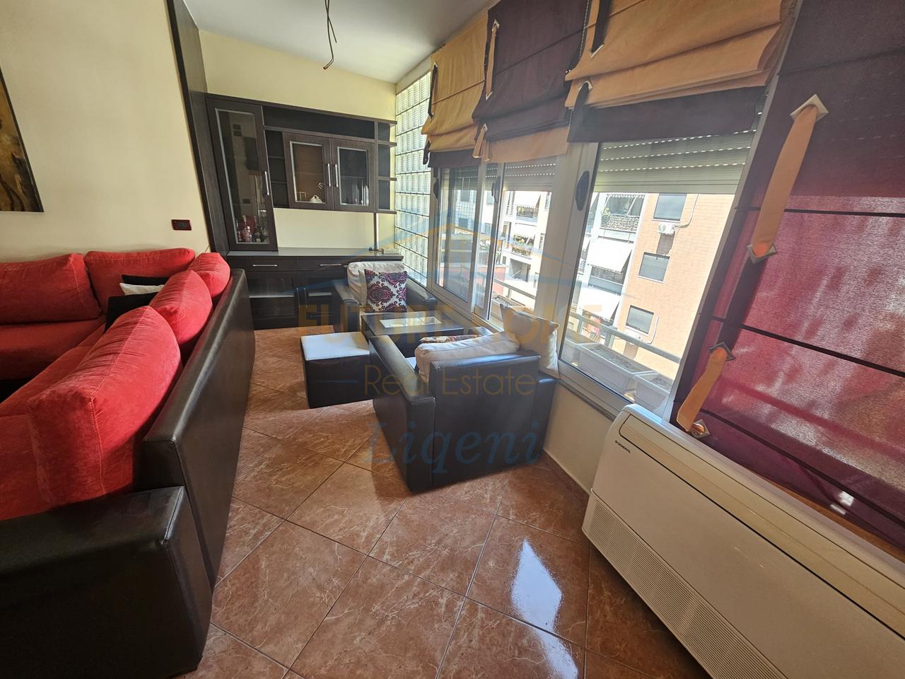 For sale, Apartment 3+1+Post Parkmi, Unaza e Re, Tirana.