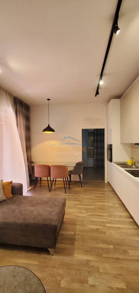 Qira, Appartamento 1+1, Complesso Mangalem, Tirana.