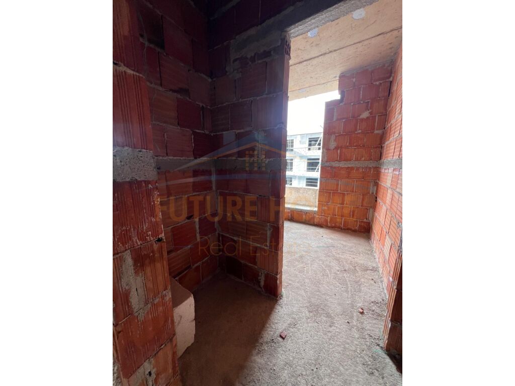 Shitet, Apartament 2+1, Univers City, Tiranë