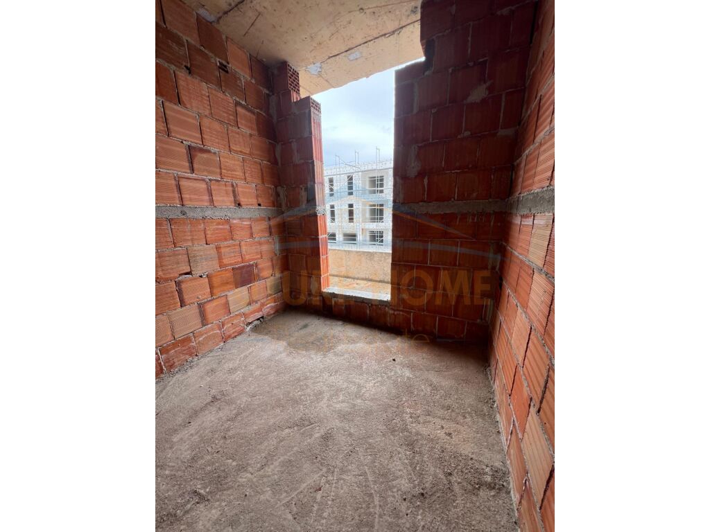 Shitet, Apartament 2+1, Univers City, Tiranë