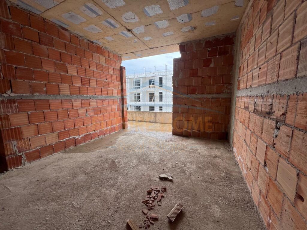 Shitet, Apartament 2+1, Univers City, Tiranë