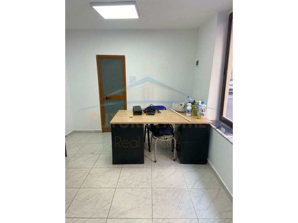 Qira, Ambient Biznesi, Rruga Fortuzi