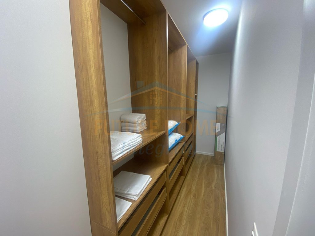 Qera, Apartament 1+1+Garderobë+Parkim, Rruga Mihal Grameno, Tiranë.
