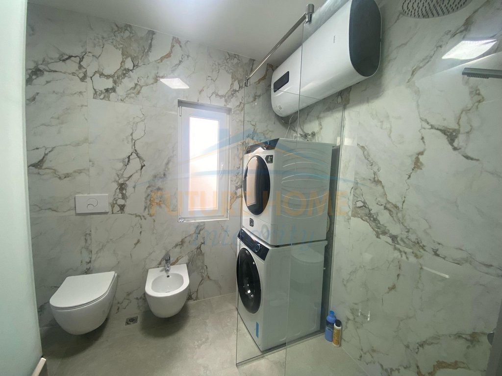 Qera, Apartament 1+1+Garderobë+Parkim, Rruga Mihal Grameno, Tiranë.