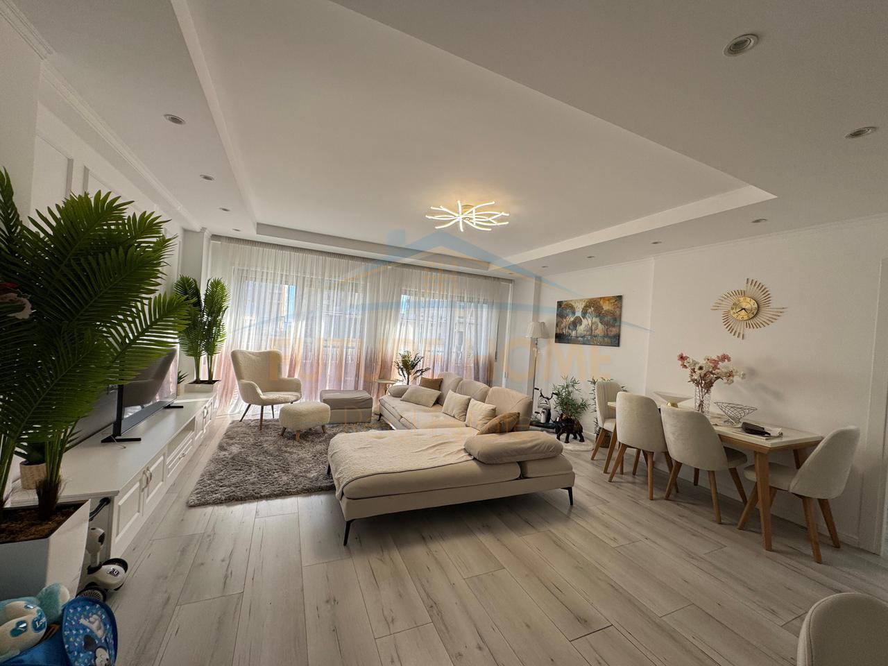 Shitet, Apartament 2+1+2+ Depo, Vollga, Durres