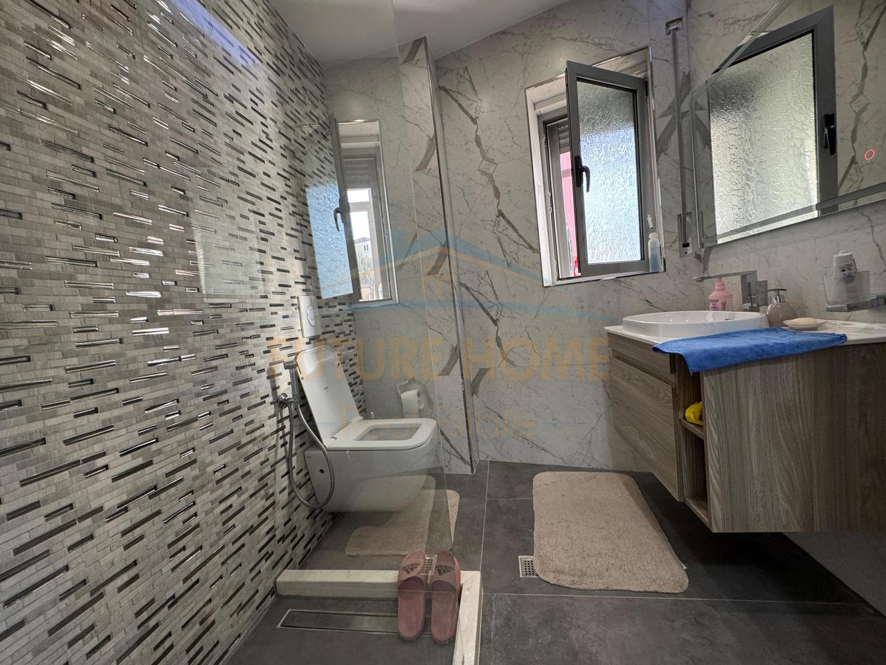 Shitet, Apartament 2+1+2+ Depo, Vollga, Durres