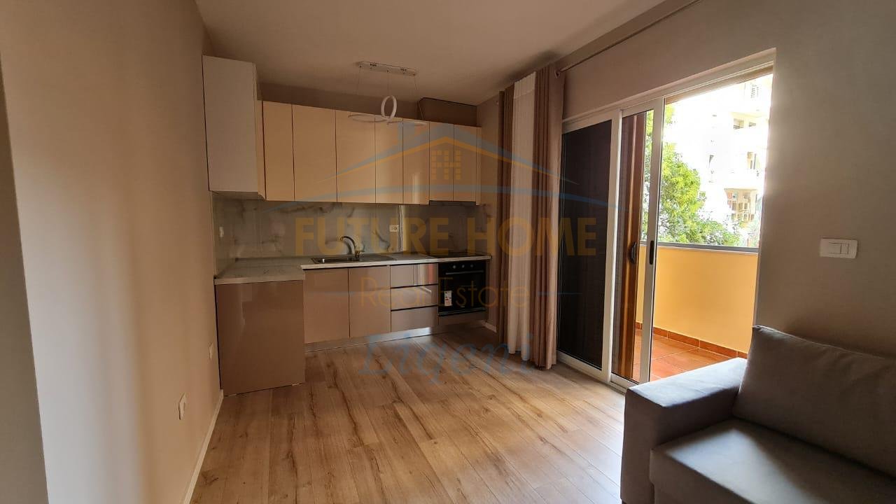 In vendita, appartamento 1+1, Comune di Parigi, Tirana.