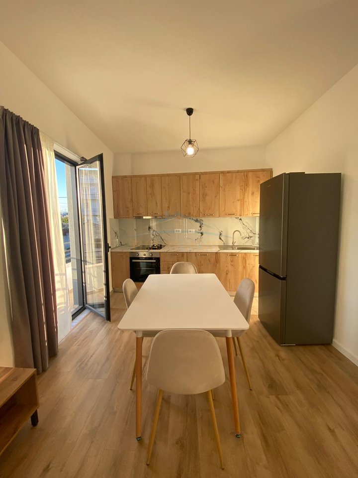 In affitto, appartamento 2+1, via Halit Haxhija, Babrru, Tirana.