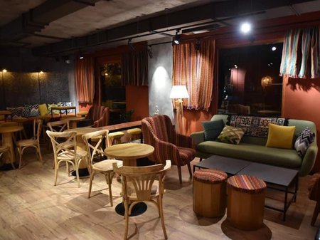 Qera, Bar-Restorant, Ish Ekspozita, Tirane