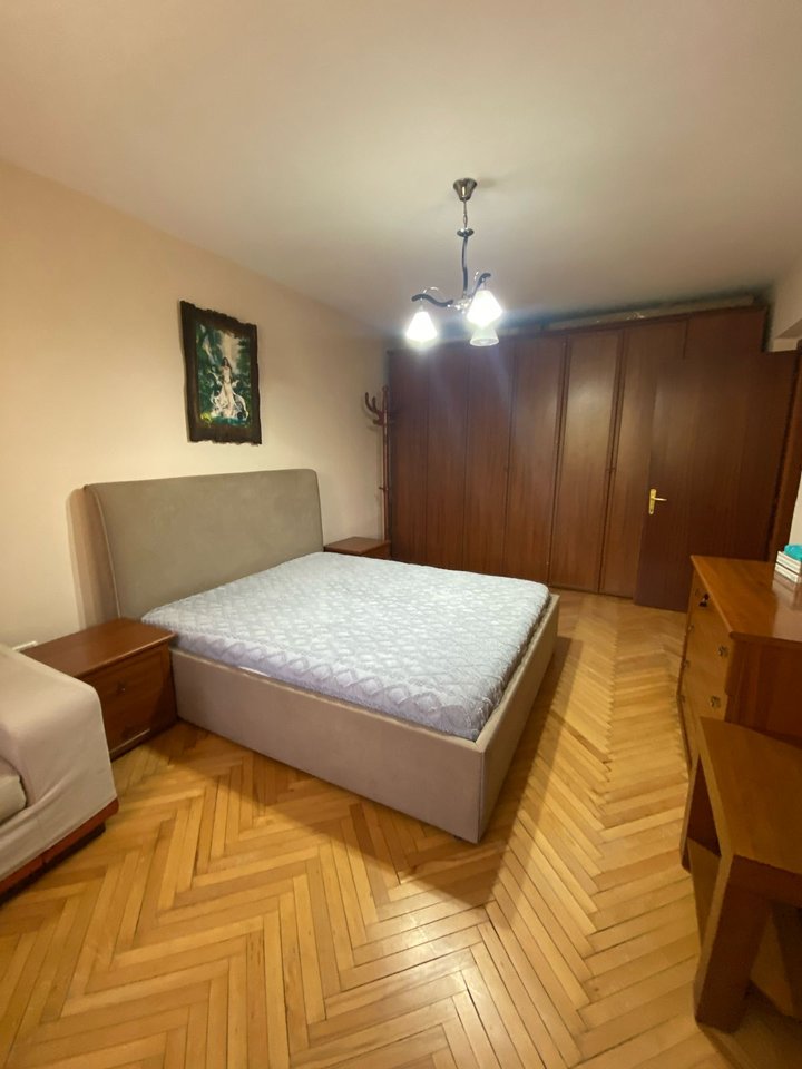 Qera, Apartament 2+1, Myslym Shyri, Tiranë.