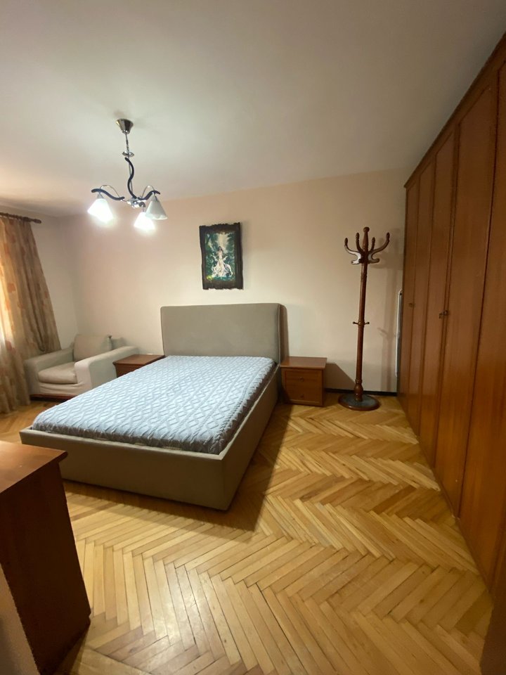 Qera, Apartament 2+1, Myslym Shyri, Tiranë.