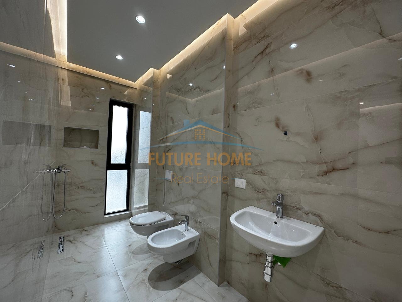 Rent, Apartment 2+1+2+Parking space, Dibra Street, Pharmacy 10, Tirana