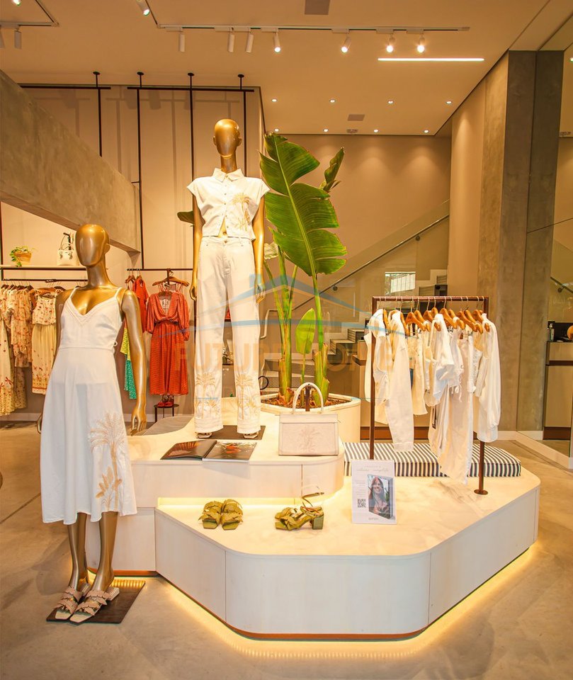 Shitet, Biznesi-Butik, 21 Dhjetori